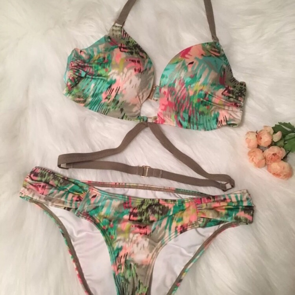 Victoria’s Secret swim suit bikini two piece!